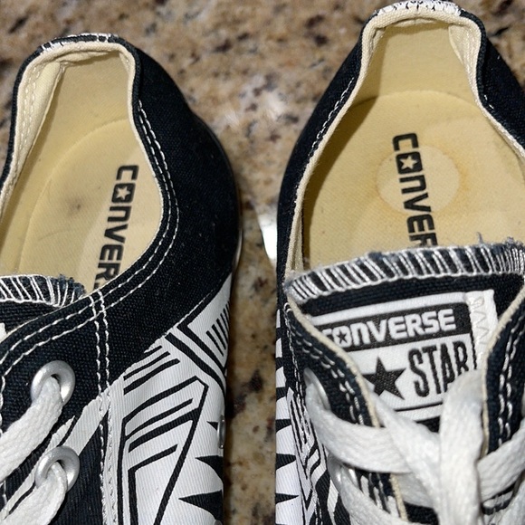 Converse - Picture 2 of 9